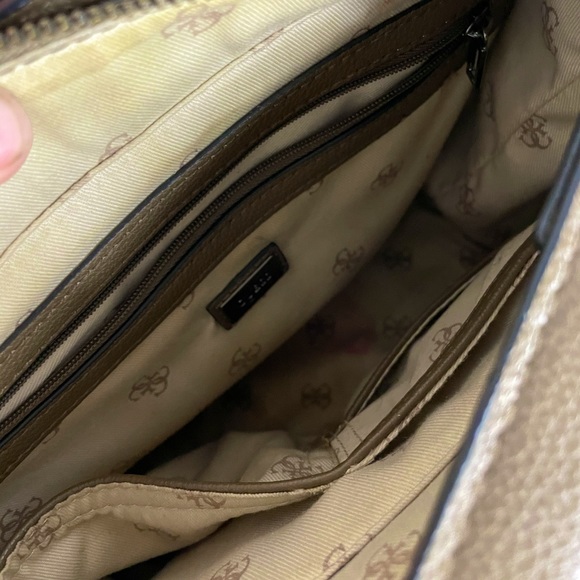 Guess Locket Wallet & Purse - Picture 4 of 6